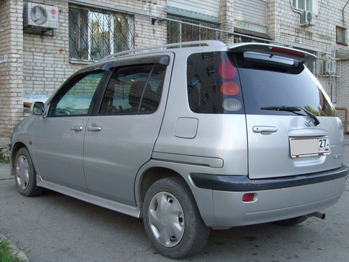 Toyota Raum 98