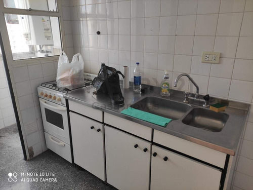 Departamento De 2 Ambientes Sobre Av Cabildo Al 2400 Piso Alto Con Vista Abierta