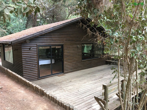 Casa En Venta De 5 Dorm. En Vichuquén