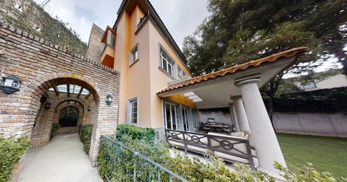 Casa En Venta En La Toscana En Bosques De Las Lomas: Tu Nuevo Hogar !