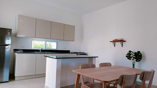 Apartamento En Venta En Costa Bávaro, Punta Cana, 98m2, 2 Hab. 1 Parqueo, Excelente Ubicacion, Todas Las Comodidades Y Confort, Seguridad, Oportunidad De Invertir.