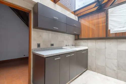 Casa En Arriendo/venta En Provenza. Cod V14810