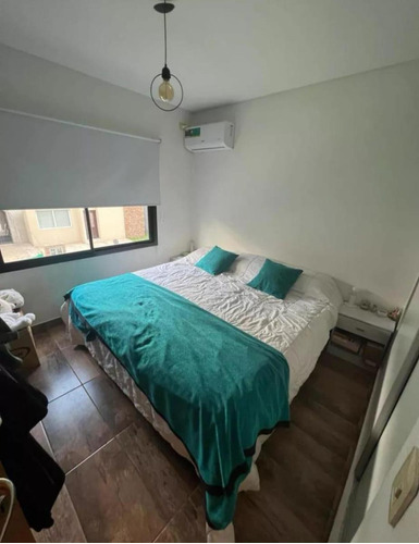 Casa En Venta - 3 Dormitorios 2 Baños - Cocheras - 299mts2 - Ituzaingó