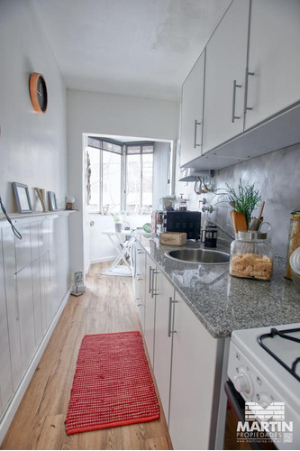 Impecable Monoambiente Con Cocina Separada - Martínez, Excelente Ubicación.