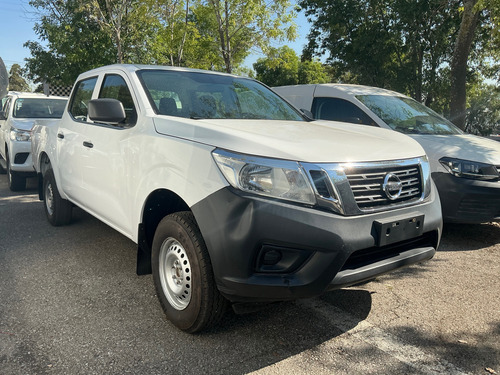 Nissan Np300 Doble Cabina