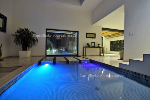 Casa En Colinas De San Javier De Lujo Con Alberca En Venta