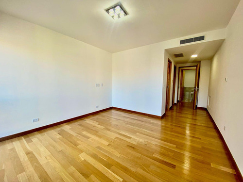 Alquiler De 3 Ambientes C/ 2 Cocheras Y Baulera - Madero Center