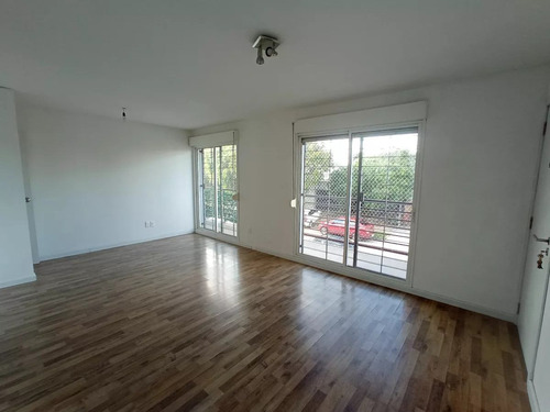 Apartamento En Alquiler De 2 Dormitorios En La Blanqueada