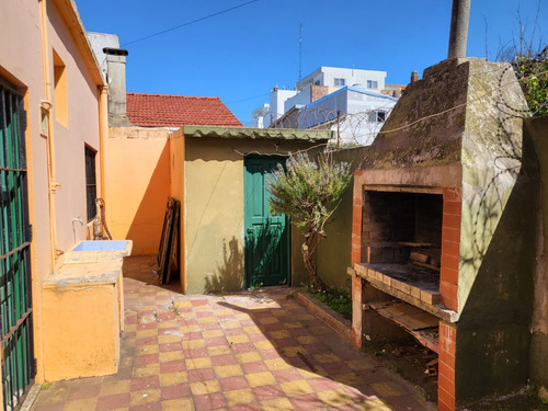 Casa 3 Amb + Departamento 1 Amb F: 6455