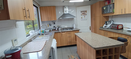 Casa En Arriendo 6d/ 5b / 3e En Valle La Dehesa