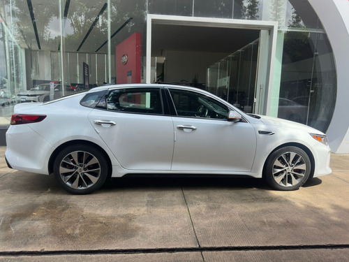 Kia Optima 2.0 L Turbo Gdi Sx At