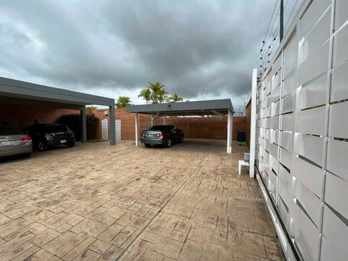 Imagen 30 de 30 de En Venta O Alquiler Casa 1000m2 11h/10b/11p La Lagunita