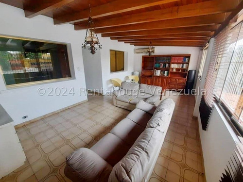 Casa De Dos Niveles Para Uso Comercial En Alquiler Los Palos Grandes I