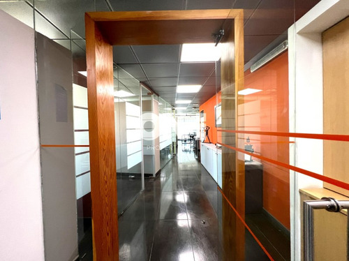 Moderna Oficina /4 Privados / Metro P. Valdivia/3 Est