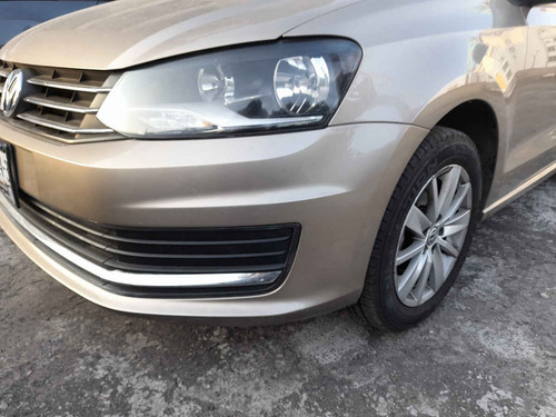 Imagen 8 de 15 de Volkswagen Vento 2019 4p Comfortline L4/1.6 Aut