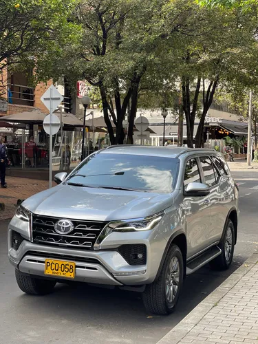 Toyota Fortuner 2.7 Srv At