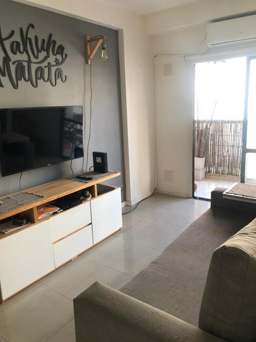 Hermoso Ambiente Y Medio Con Pileta