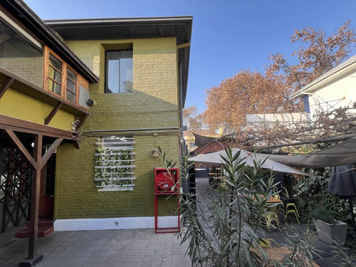 Excelente Local Comercial  De 27 M2 Con Espacio Para Terraza