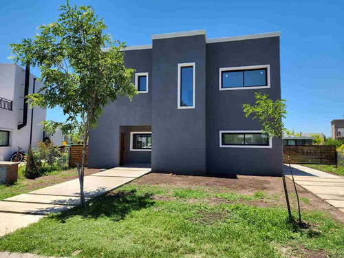 Casa 5 Ambientes En Venta Barrio San Pablo Pilar