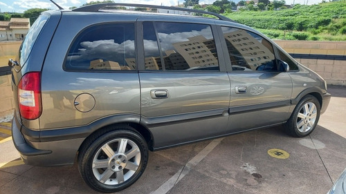 Imagem 2 de 15 de Chevrolet Zafira 2011 2.0 Elite Flex Power Aut. 5p