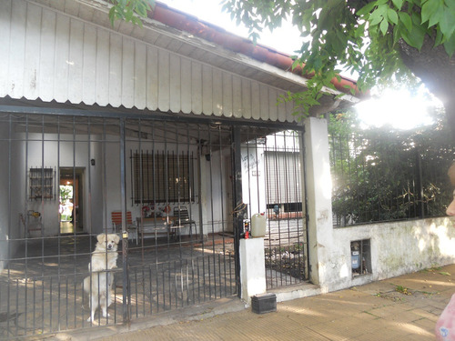 Casa En El Mejor Barrio De Muñiz, A Metros De Estación!!