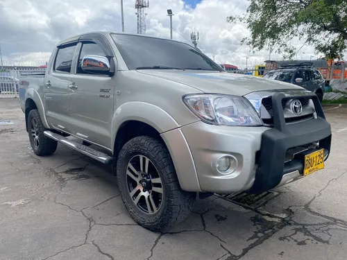 Toyota Hilux 2.7 Mt