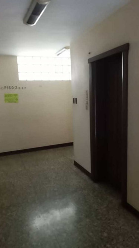 Imagen 2 de 16 de Oficina En Alquiler Centro Al Lado De La Plaza La Concordia Parroquia Santa Teresa 44 Mts