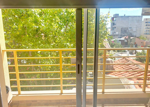 Venta Monoambiente+balcón+cochera/santos Lugares