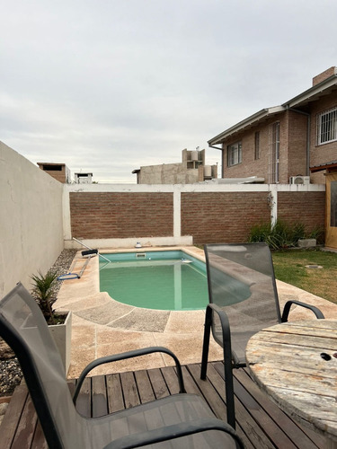 Casa 4 Dormitorios Con Pileta B° Natania Matienzo Cordoba