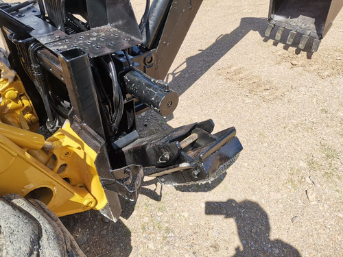 Imagen 5 de 10 de Brazo Excavadora Para Minicargador Bobcat Caterpillar Case