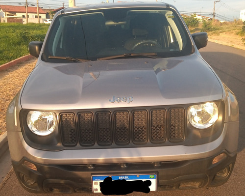 Jeep Renegade 1.8 Flex Aut. 5p