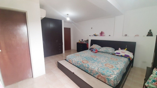 Imagen 15 de 30 de Turumo Casa En Venta Remodelada 140m2 3 H 3b 4 E Ref 35.000