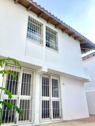 Se Vende Casa 205m2 Los Palos Grandes 4318