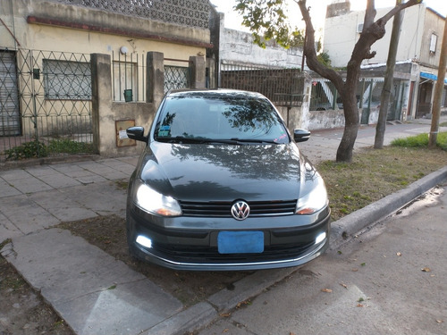 Imagen 3 de 15 de Volkswagen Voyage 1.6 Highline 101cv Ll+alt 2013
