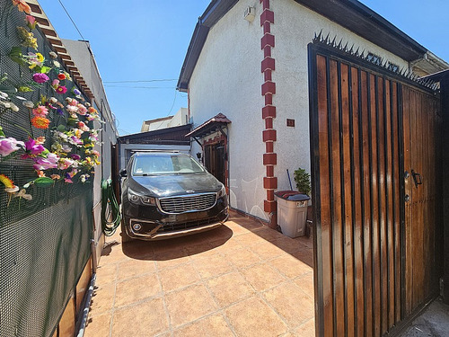 Casa Esquina Con Local Comercial, Comuna De Independencia