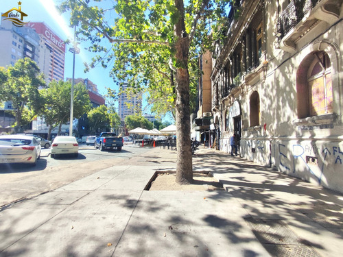 Paño Inmobiliario Acceso A Tres Vias/metro Baquedano