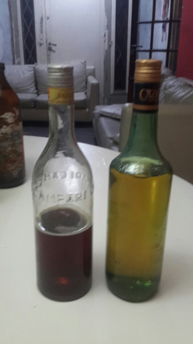 Antigua Botella De Licor Llena Campari Y Casalis Llenas