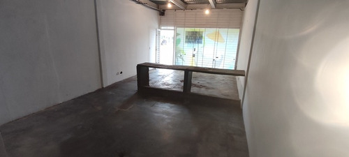 Imagen 2 de 12 de Local En Venta Paraparal Los Guayos 04144194178
