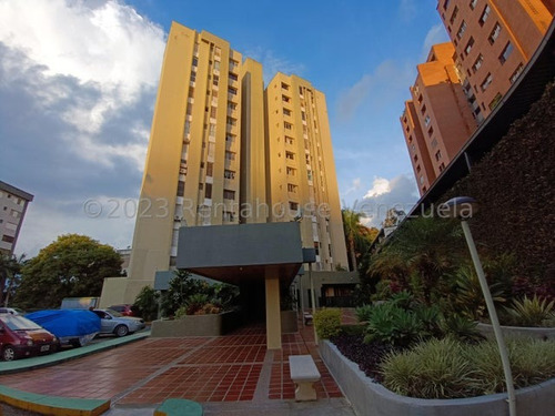 Mls #24-8351 Apartamento En Venta Para Remodelar Urb Los Naranjos