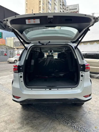 Toyota Fortuner Sw4 2025