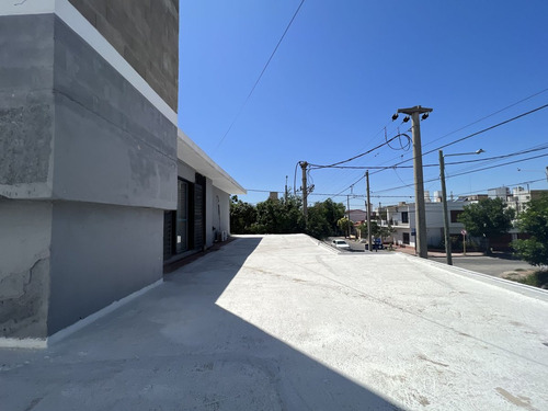 Venta Casa 3 Dormitorios Cochera Pileta V Cabrera