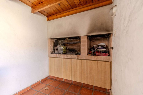 Venta Casa 5 Ambientes Cochera Pileta Parrilla Mas