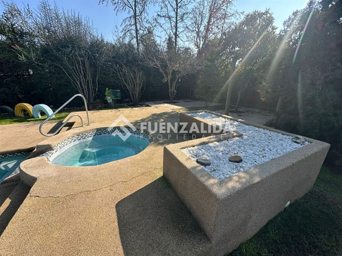 Casa En Arriendo De 7 Dorm. En Talagante