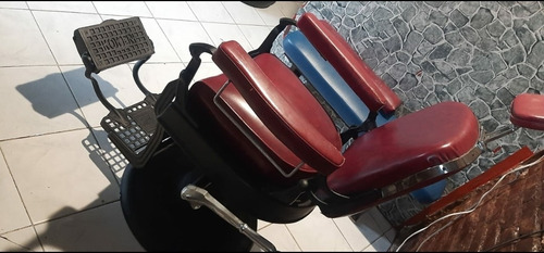 Imagen 3 de 6 de Sillón De Barbero Antiguo Marca Koken Hidráulico