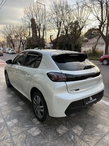 Peugeot 208 1.6 Feline Tiptronic