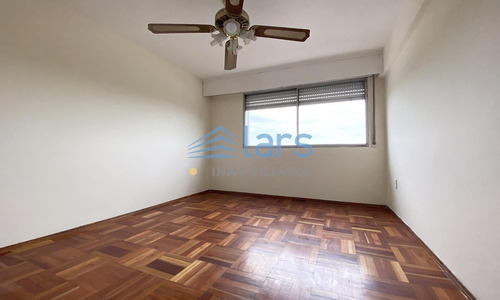 Apartamento En Alquiler / Cordón - Inmobiliaria Lars
