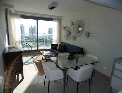 Venta De Apartamento 1 Dormitorio Y Medio En Playa Mansa