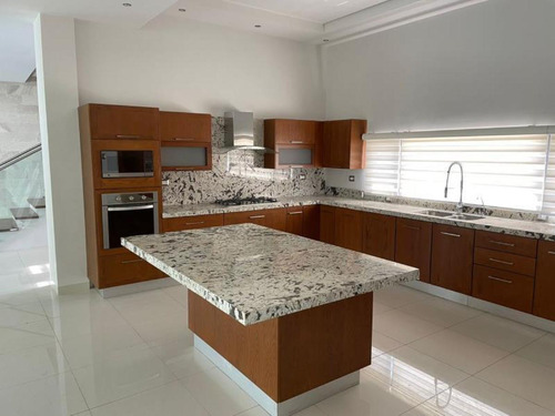 Casa En Venta En Residencial Alpes, Torreón, Coahuila De Zaragoza