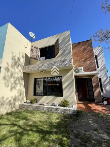 Venta Casa 2 Dormitorios En Pinares