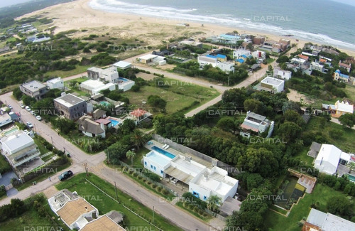 Excelente Casa En Venta En El Pueblo De Jose Ignacio- Ref: 28280